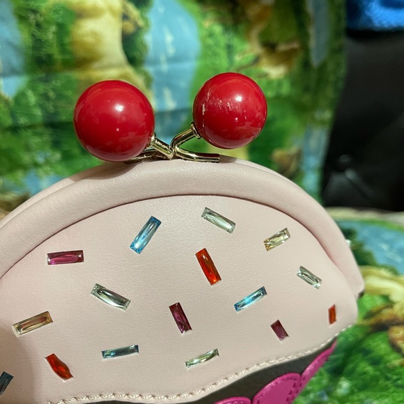 Kate spade cupcake purse - Picture 10 of 11